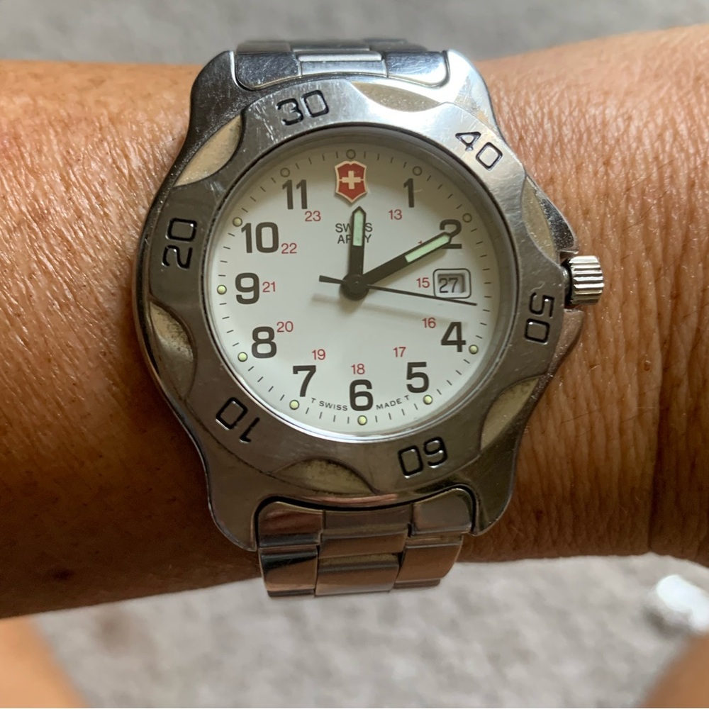 100 Authentic Swiss Army